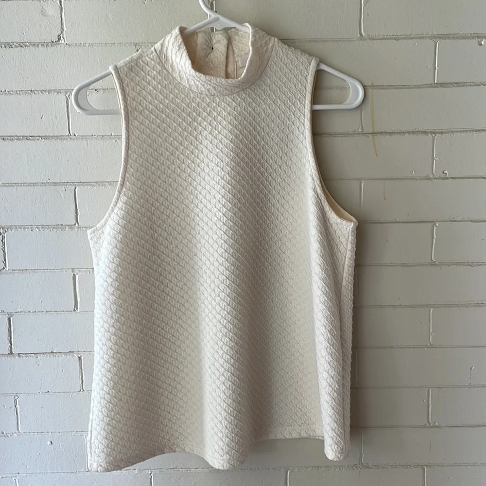 Anthropologie eri + ali Sleeveless mock turtleneck top. Waffle knit - Picture 3 of 6